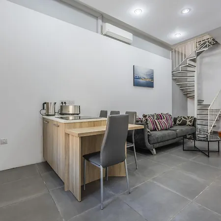 Private Duplex In The Heart Of St Julians