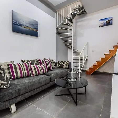 Private Duplex In The Heart Of St Julians